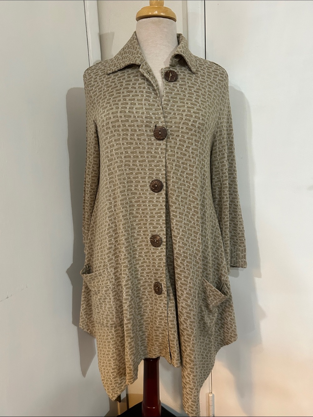 Neutral Beige Textured Button-Front Tunic with Pockets